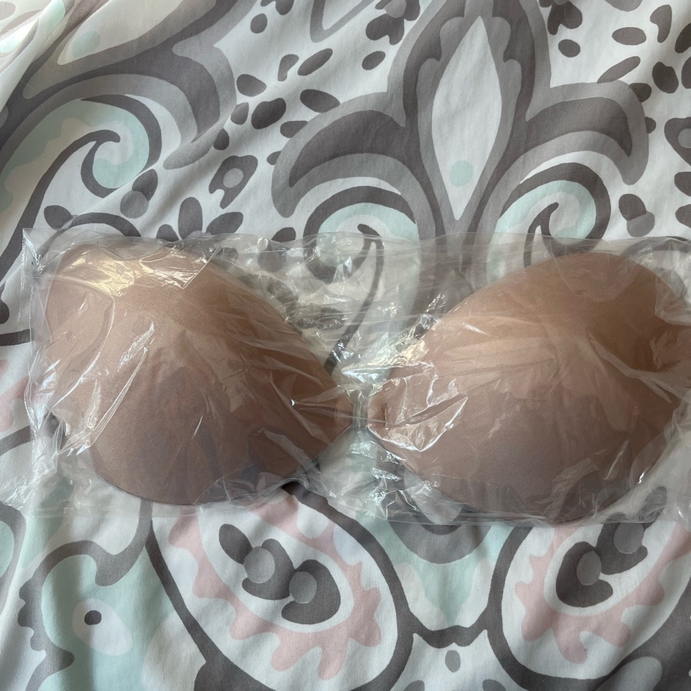 🌼Brand new unopened Adhesive bra sticky strapless